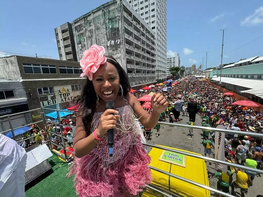 DA ALEMANHA PARA O RECIFE! NICE FERREIRA CANTARÁ PELO 2° ANO NO GALO DA MADRUGADA